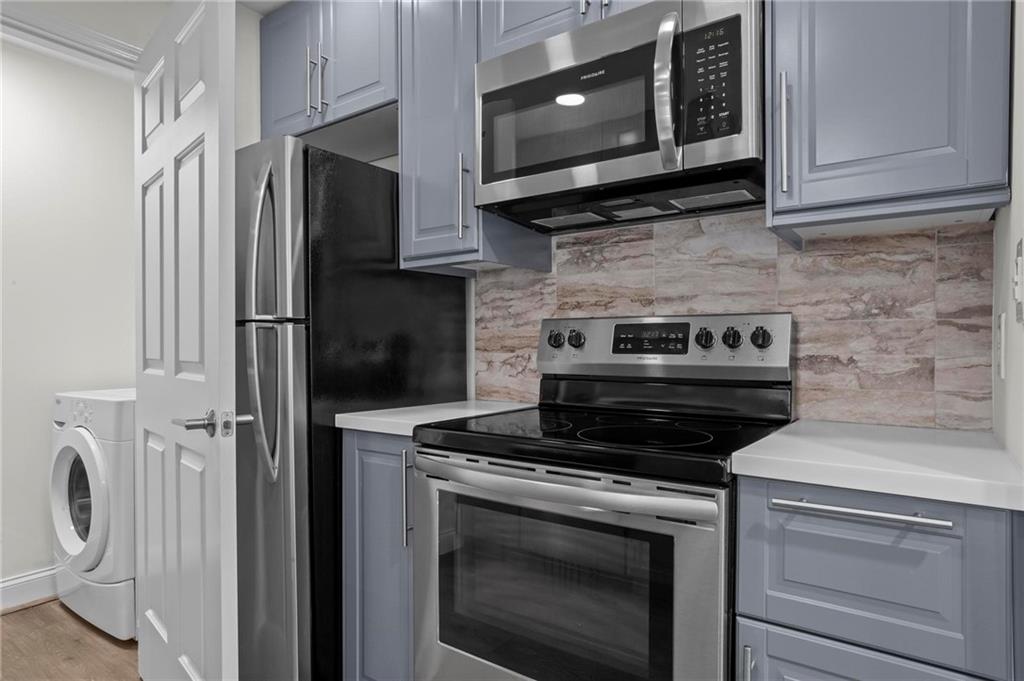 1075 Peachtree Walk NE Unit A208