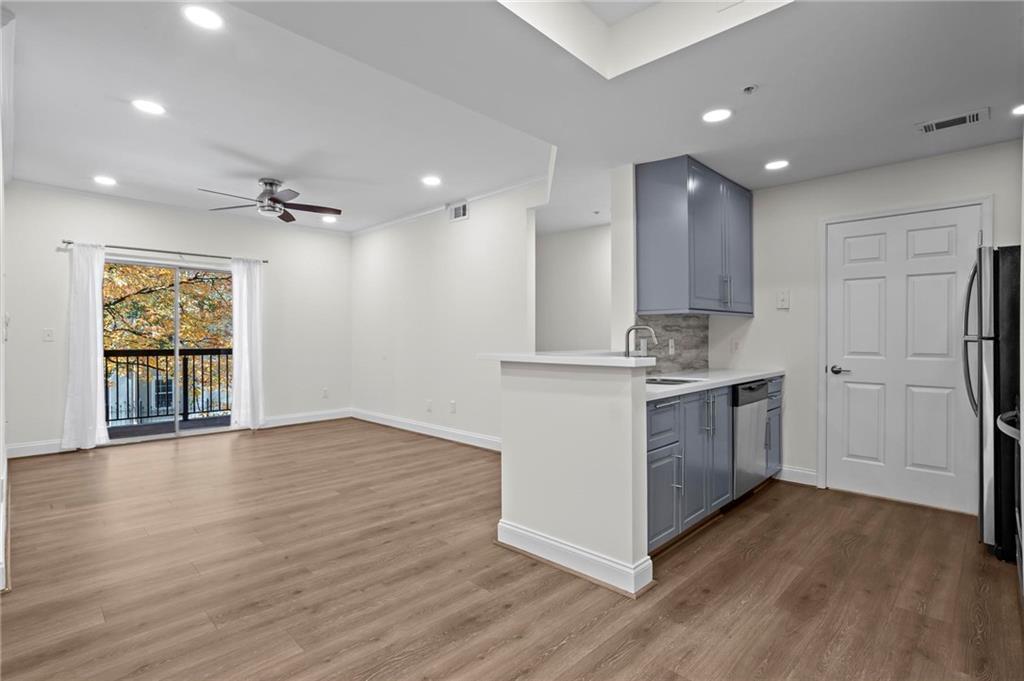 1075 Peachtree Walk NE Unit A208