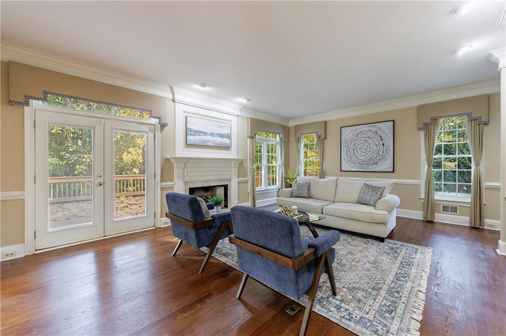 15 Vickwood Court NE