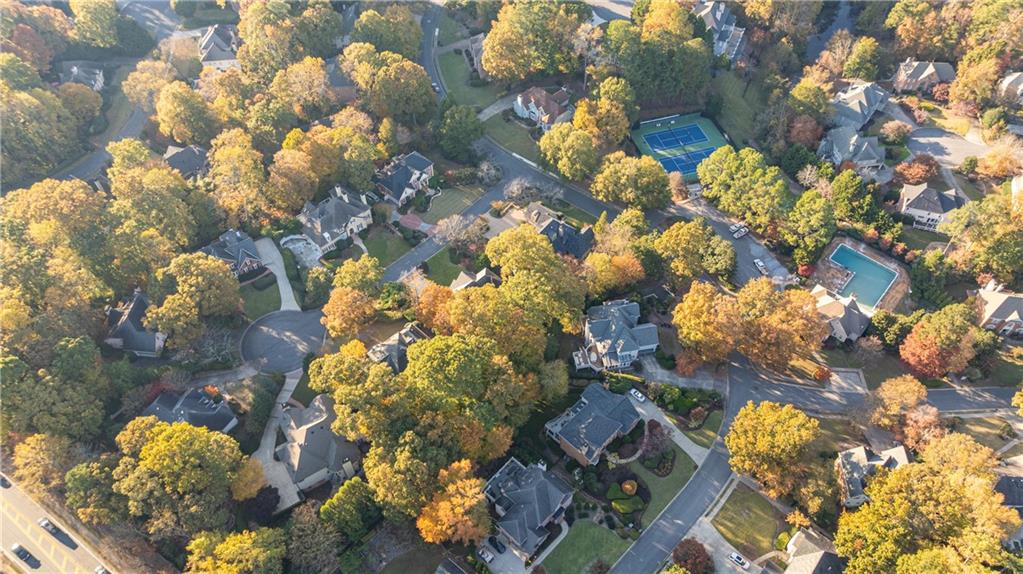 15 Vickwood Court NE