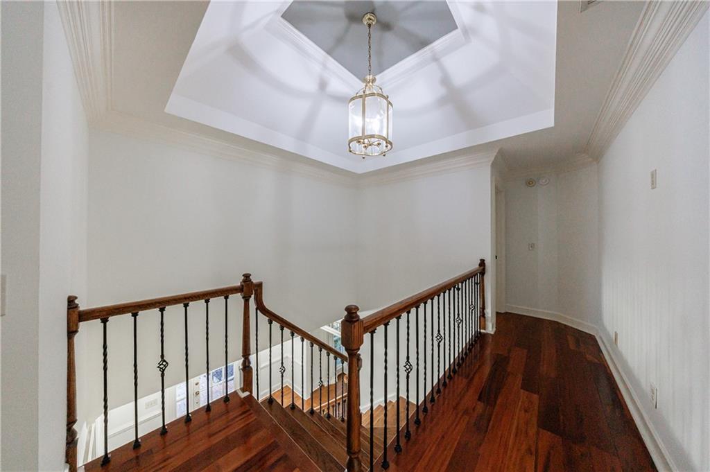 15 Vickwood Court NE