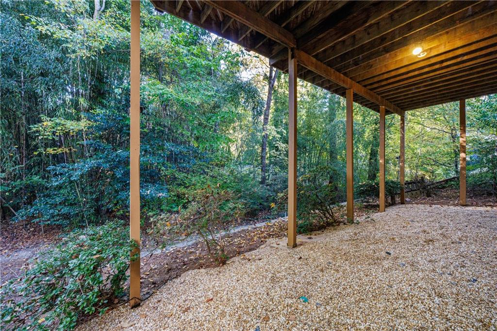 15 Vickwood Court NE