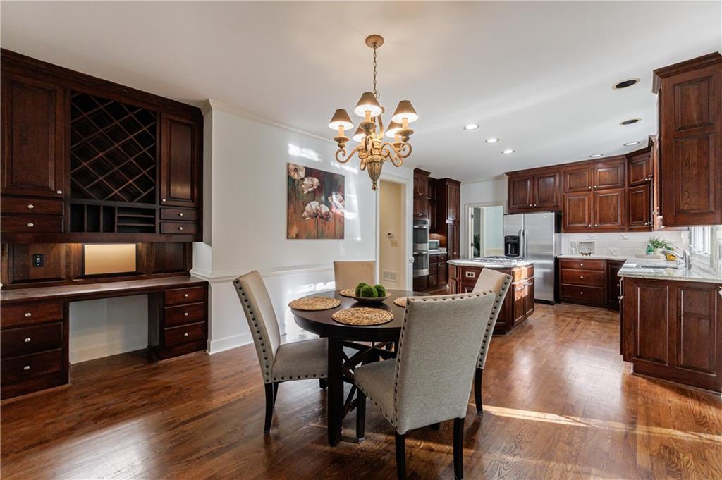 15 Vickwood Court NE