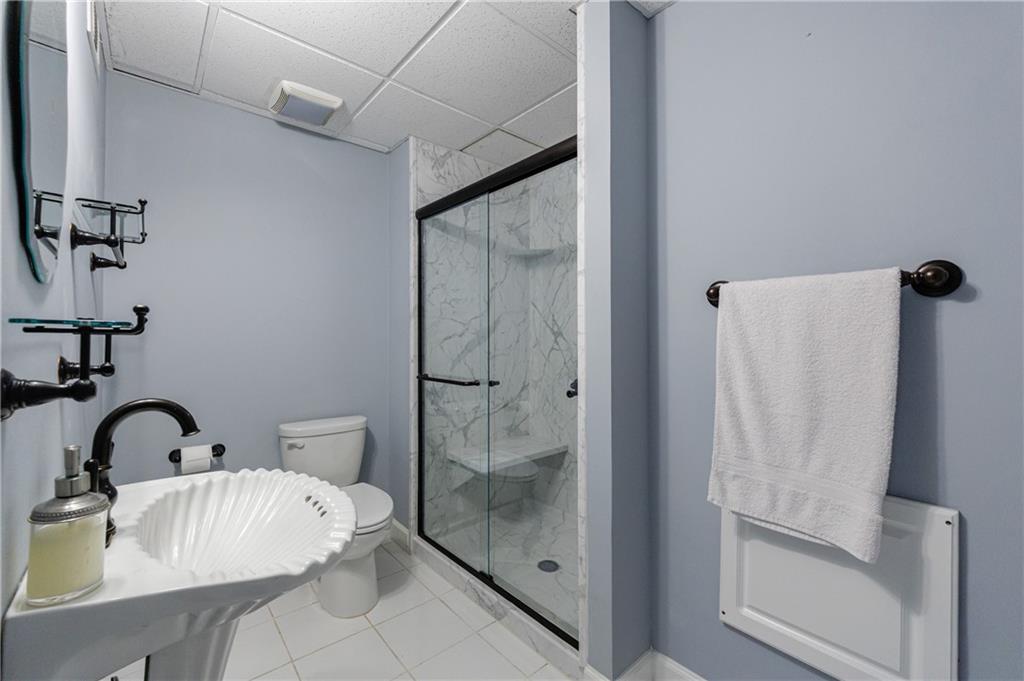 15 Vickwood Court NE