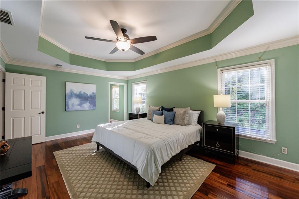 15 Vickwood Court NE