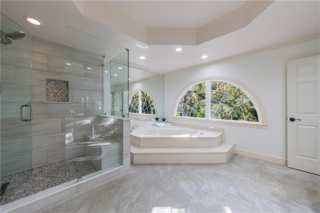 15 Vickwood Court NE