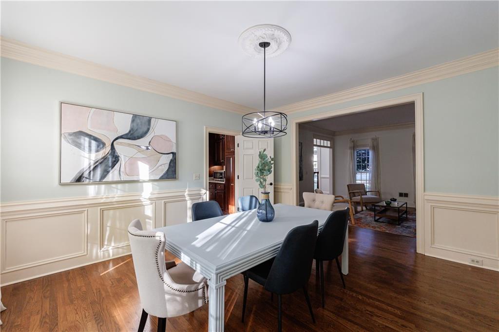 15 Vickwood Court NE