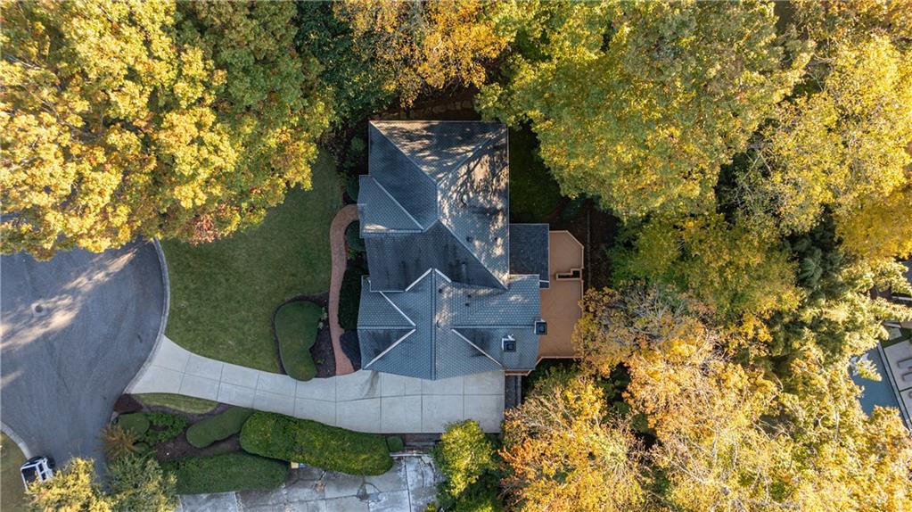 15 Vickwood Court NE