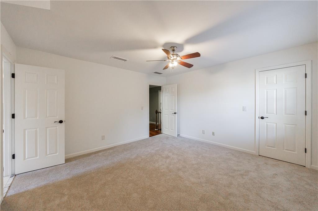 15 Vickwood Court NE