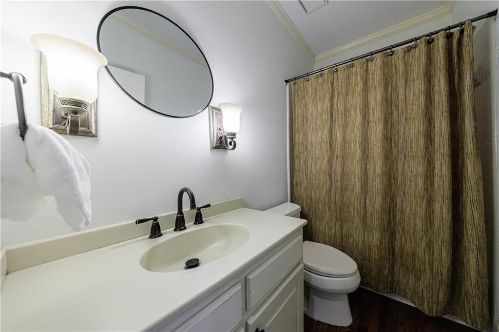 15 Vickwood Court NE