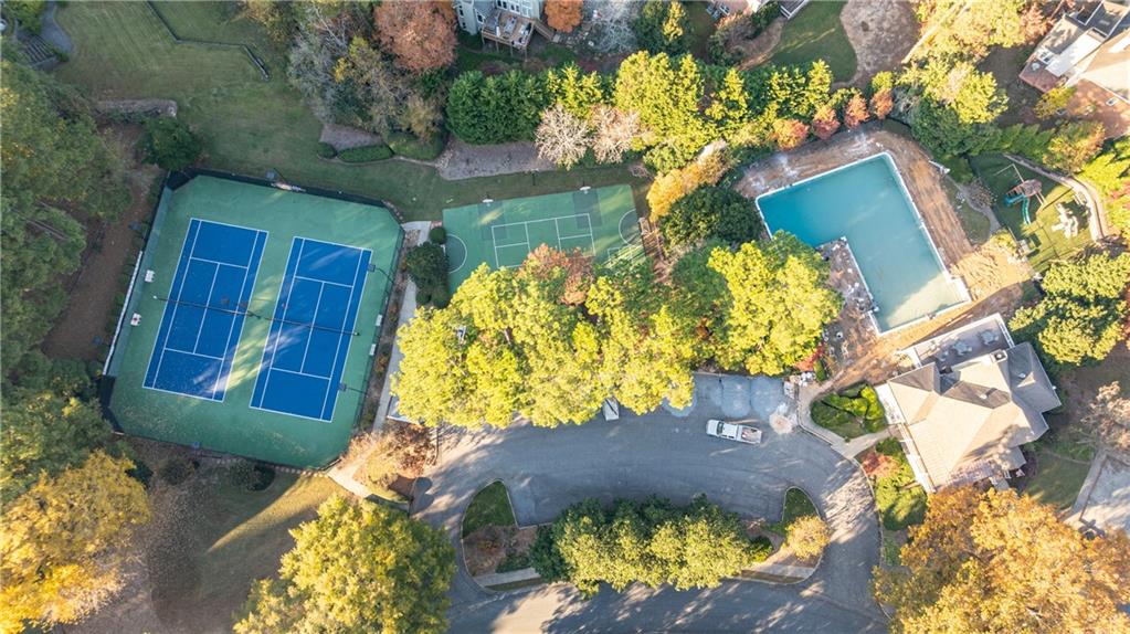 15 Vickwood Court NE