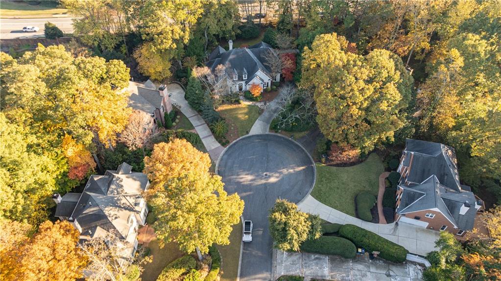 15 Vickwood Court NE