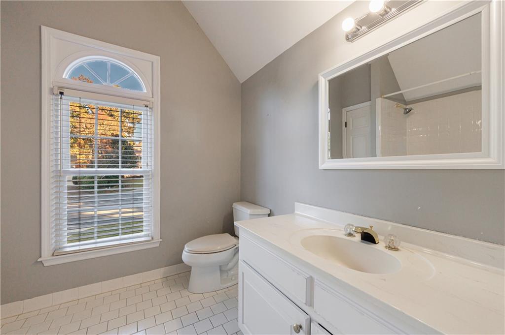 15 Vickwood Court NE