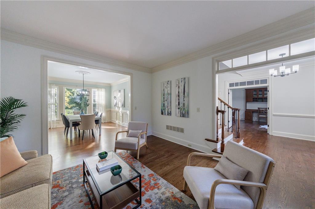 15 Vickwood Court NE