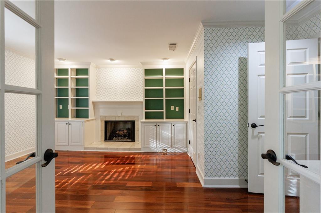 15 Vickwood Court NE