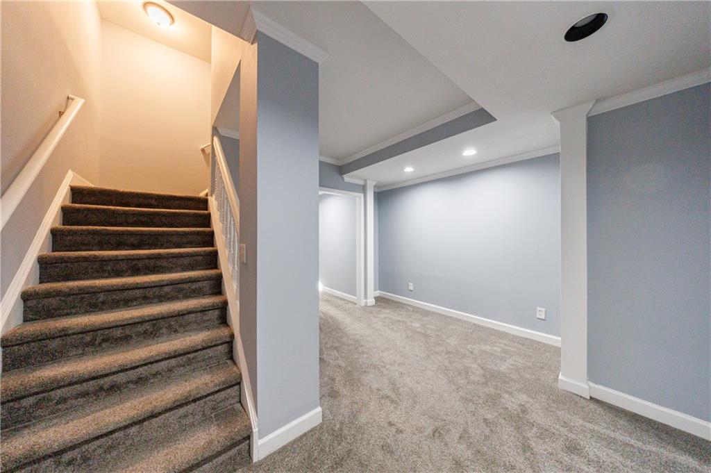 15 Vickwood Court NE