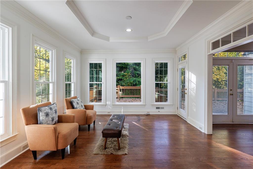 15 Vickwood Court NE