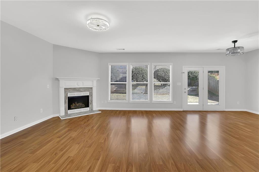 2493 Walnut Tree Lane