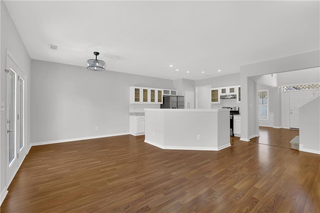 2493 Walnut Tree Lane