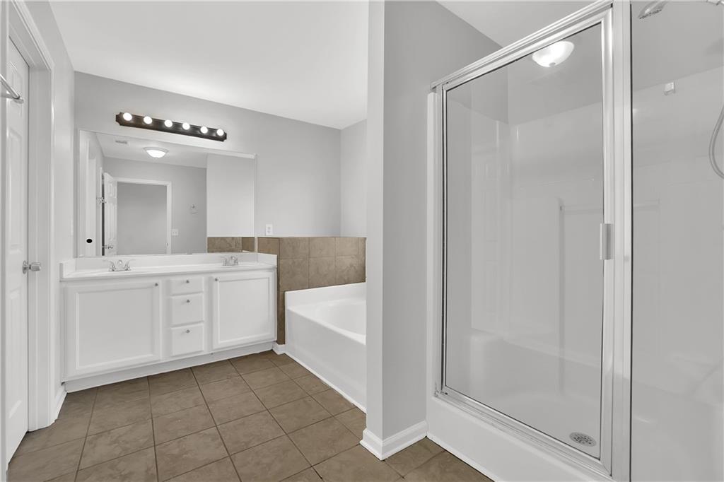 2493 Walnut Tree Lane