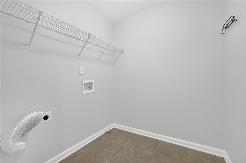 2493 Walnut Tree Lane