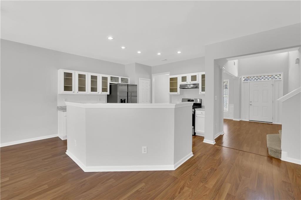 2493 Walnut Tree Lane