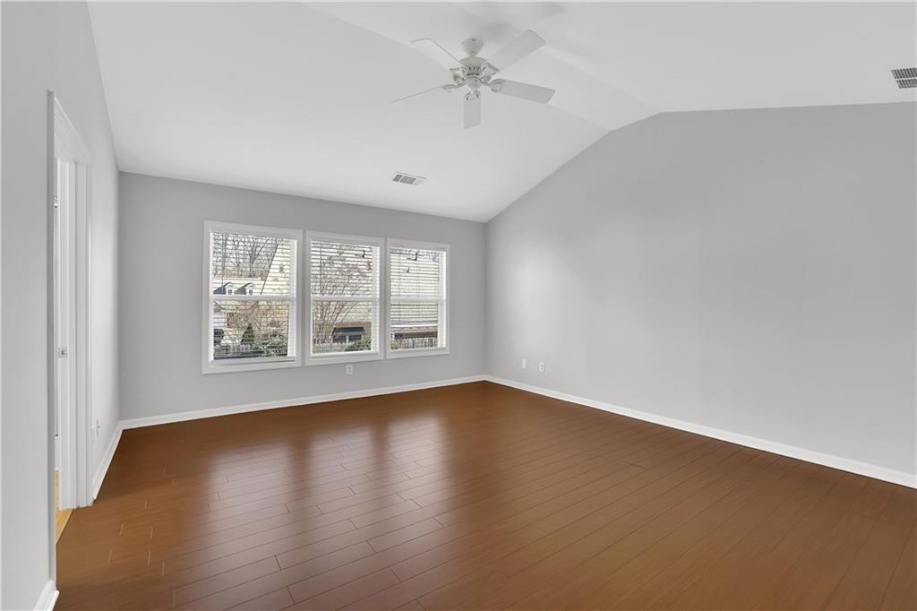 2493 Walnut Tree Lane