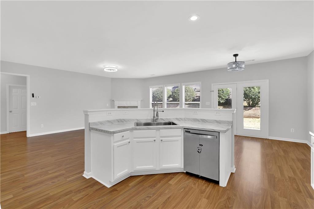 2493 Walnut Tree Lane