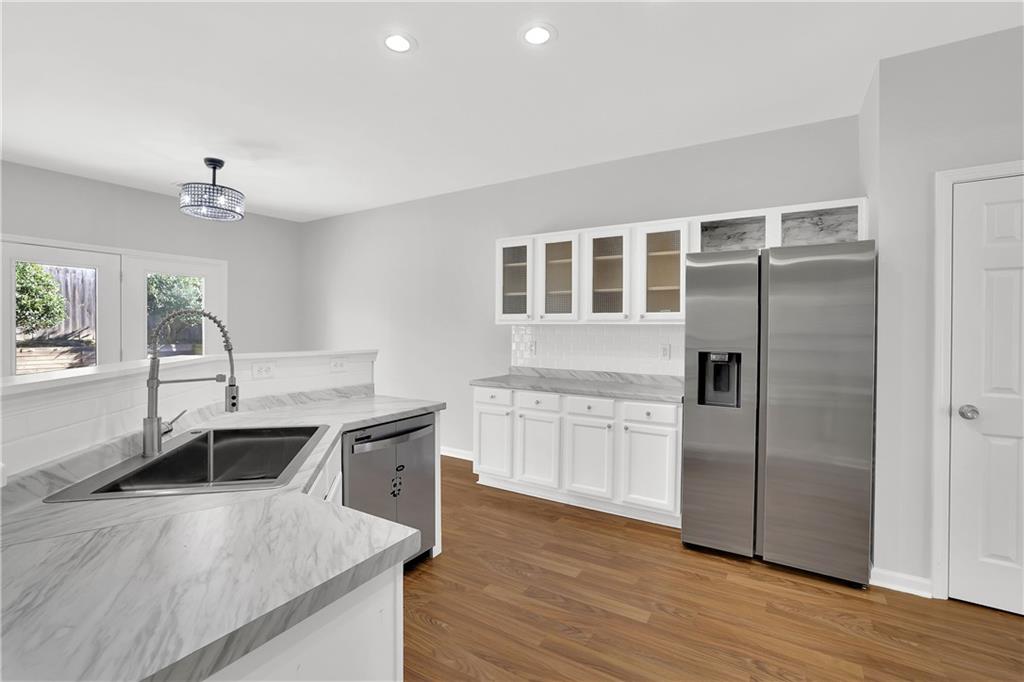 2493 Walnut Tree Lane