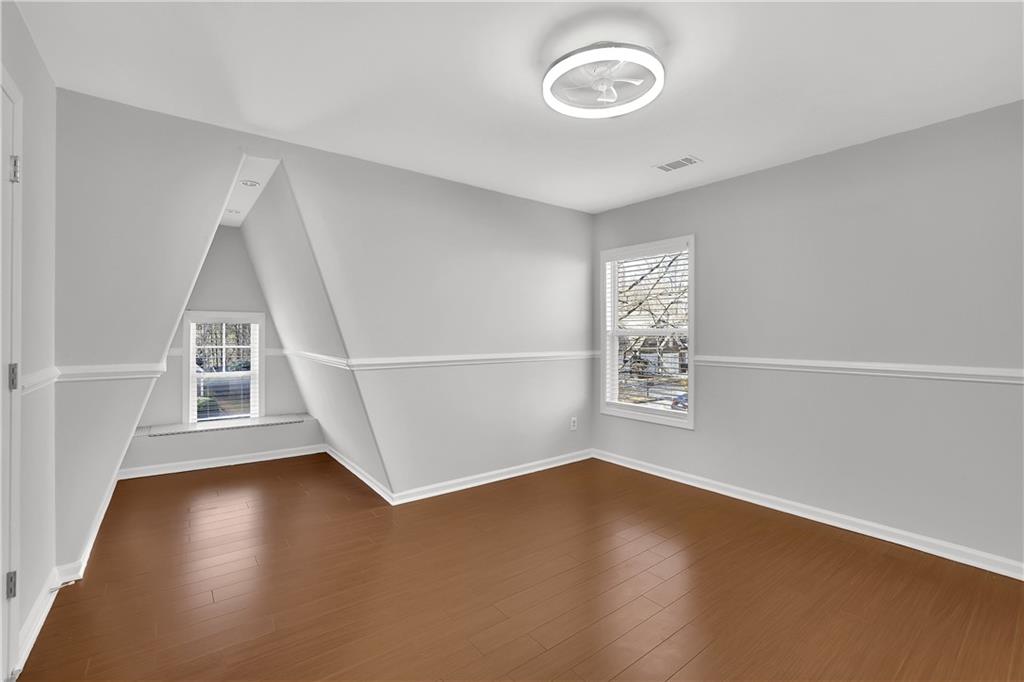 2493 Walnut Tree Lane