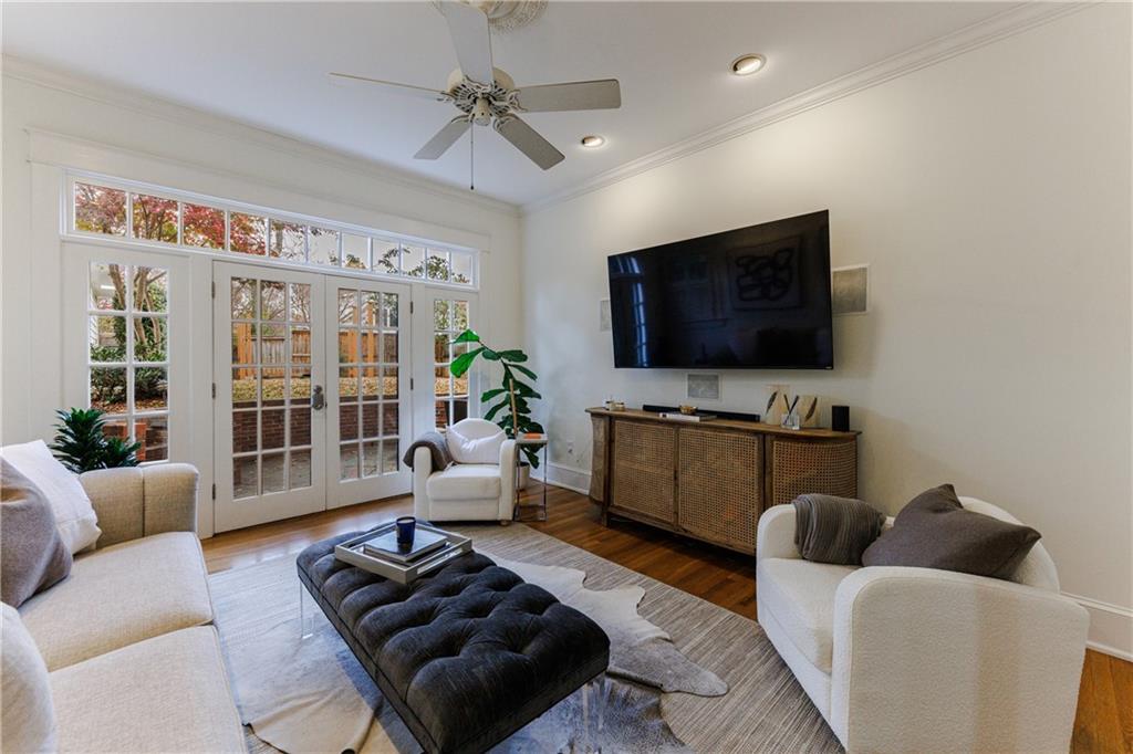 654 Cresthill Avenue NE