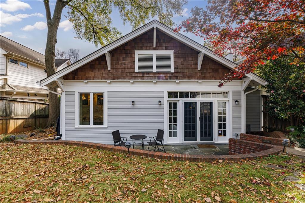 654 Cresthill Avenue NE