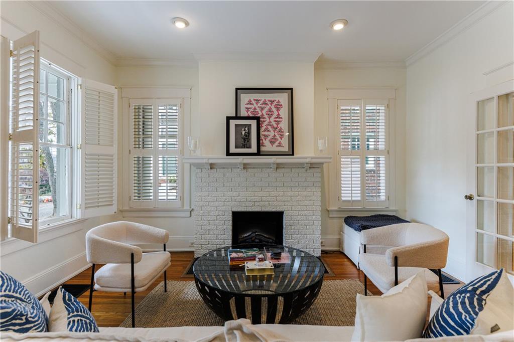 654 Cresthill Avenue NE