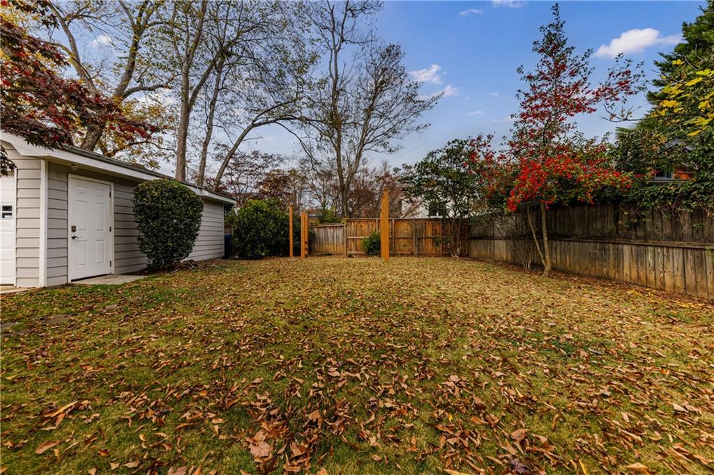 654 Cresthill Avenue NE