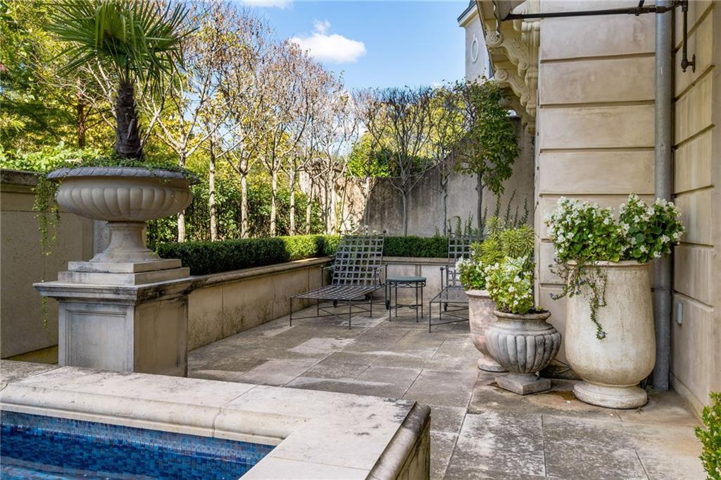 2288 Peachtree Road NW Unit 6