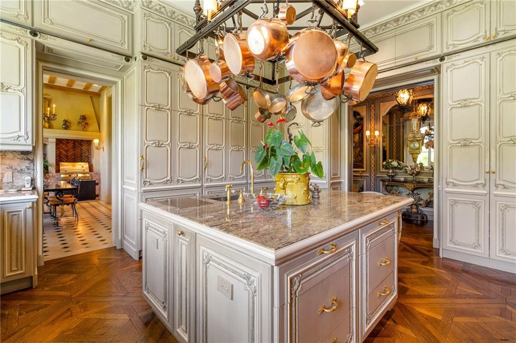 2288 Peachtree Road NW Unit 6