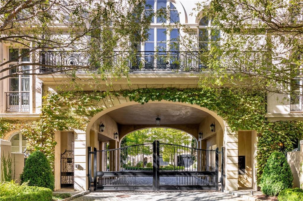 2288 Peachtree Road NW Unit 6