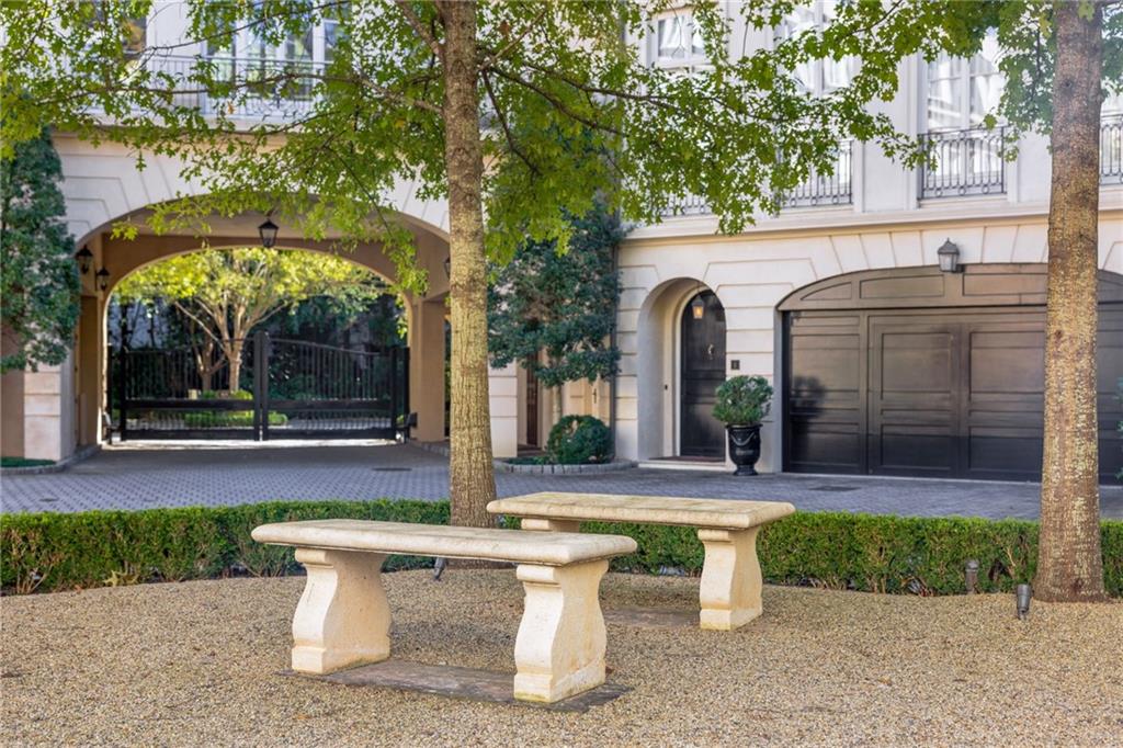 2288 Peachtree Road NW Unit 6