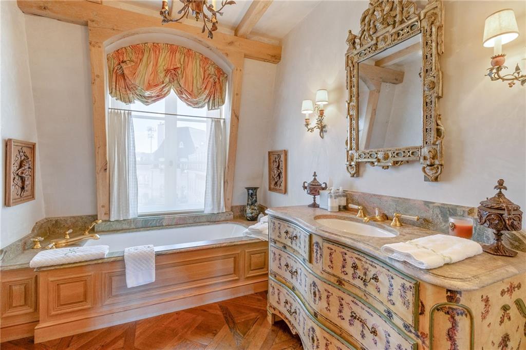 2288 Peachtree Road NW Unit 6