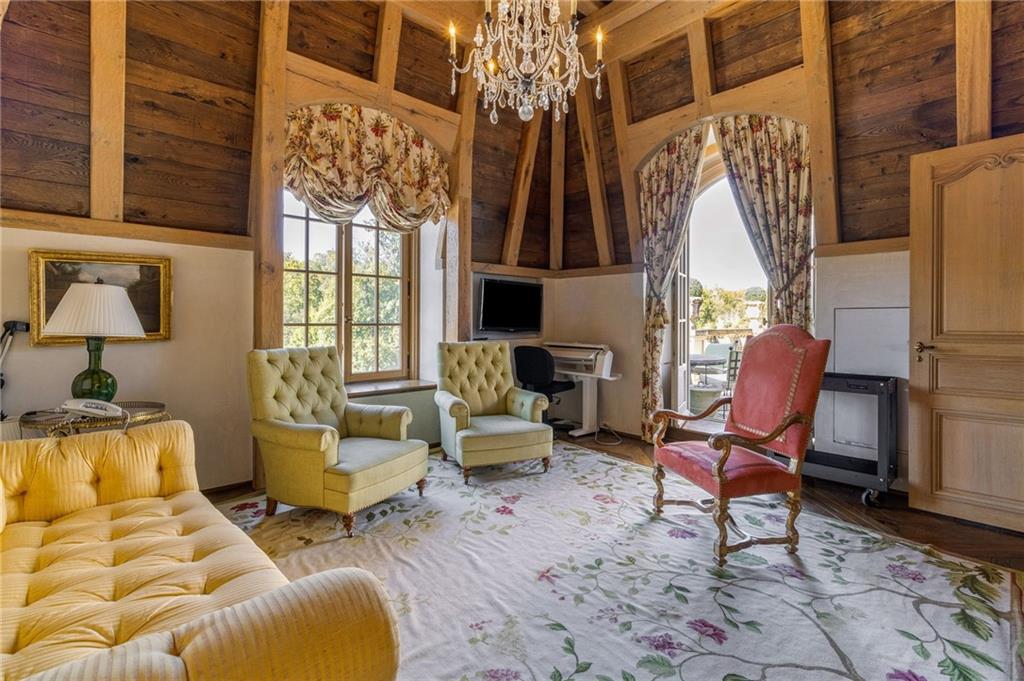 2288 Peachtree Road NW Unit 6