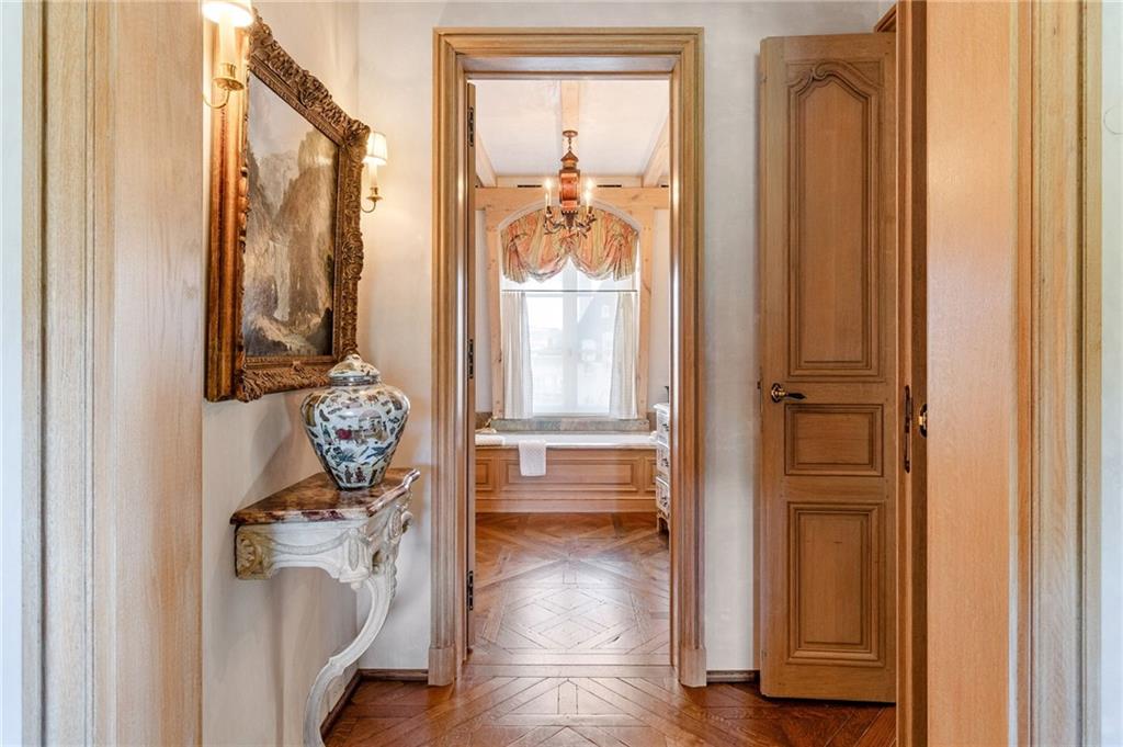 2288 Peachtree Road NW Unit 6