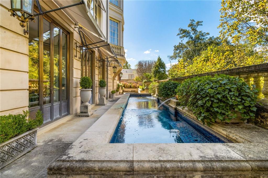 2288 Peachtree Road NW Unit 6