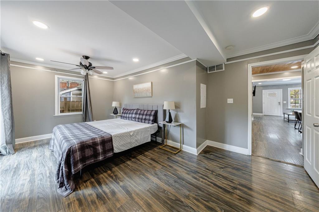 1012 Westmoor Drive NW