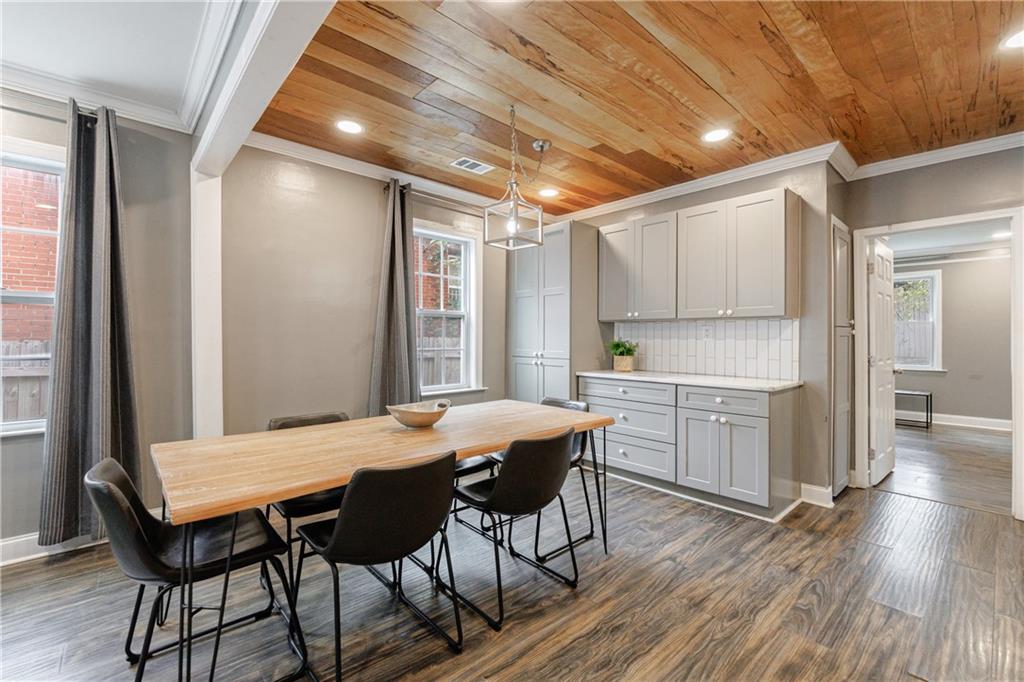 1012 Westmoor Drive NW