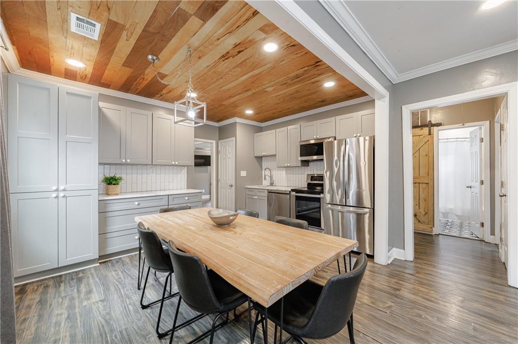 1012 Westmoor Drive NW