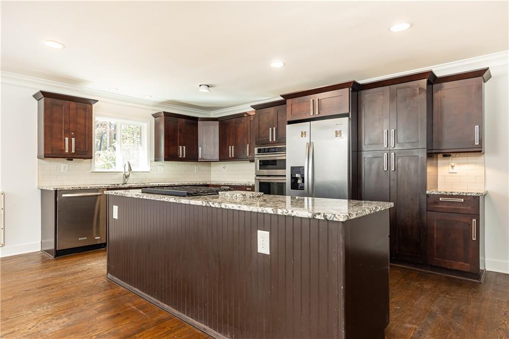 2580 Hawthorne Drive NE