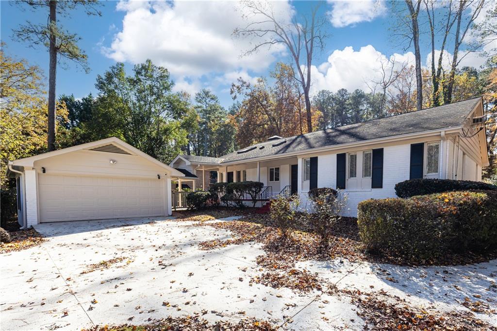 2580 Hawthorne Drive NE