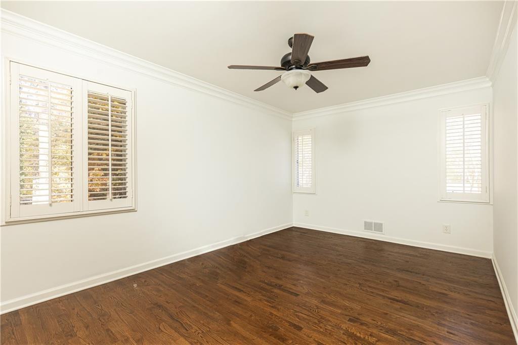 2580 Hawthorne Drive NE