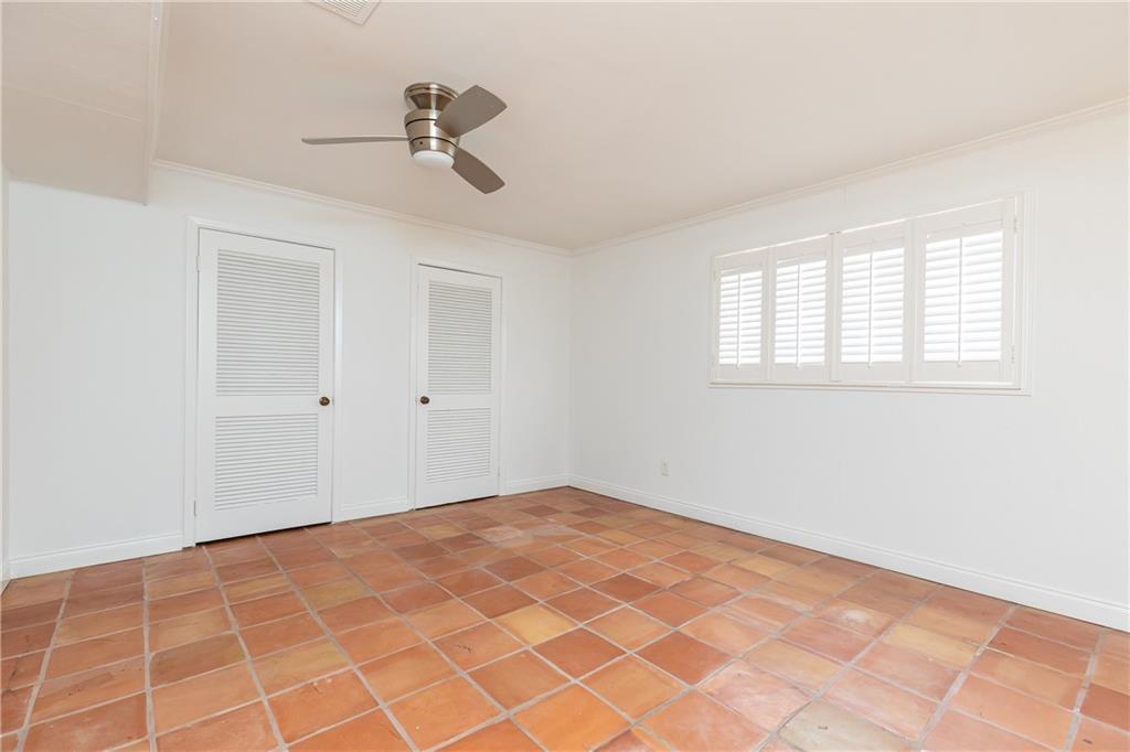 2580 Hawthorne Drive NE