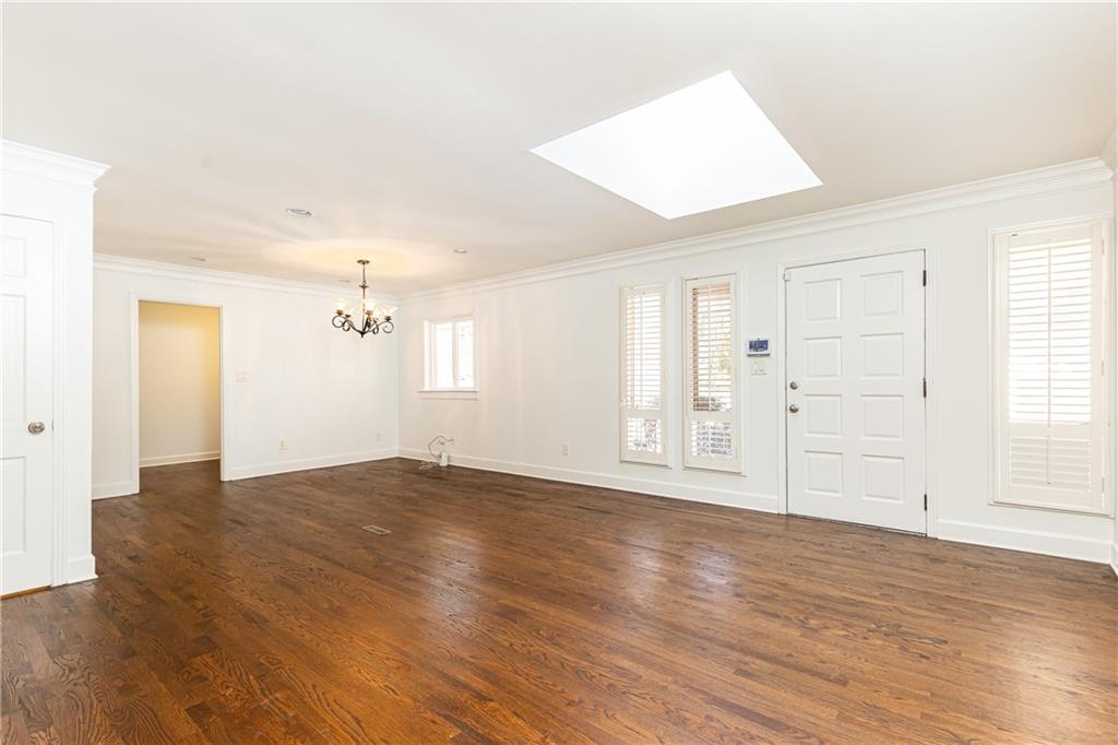 2580 Hawthorne Drive NE